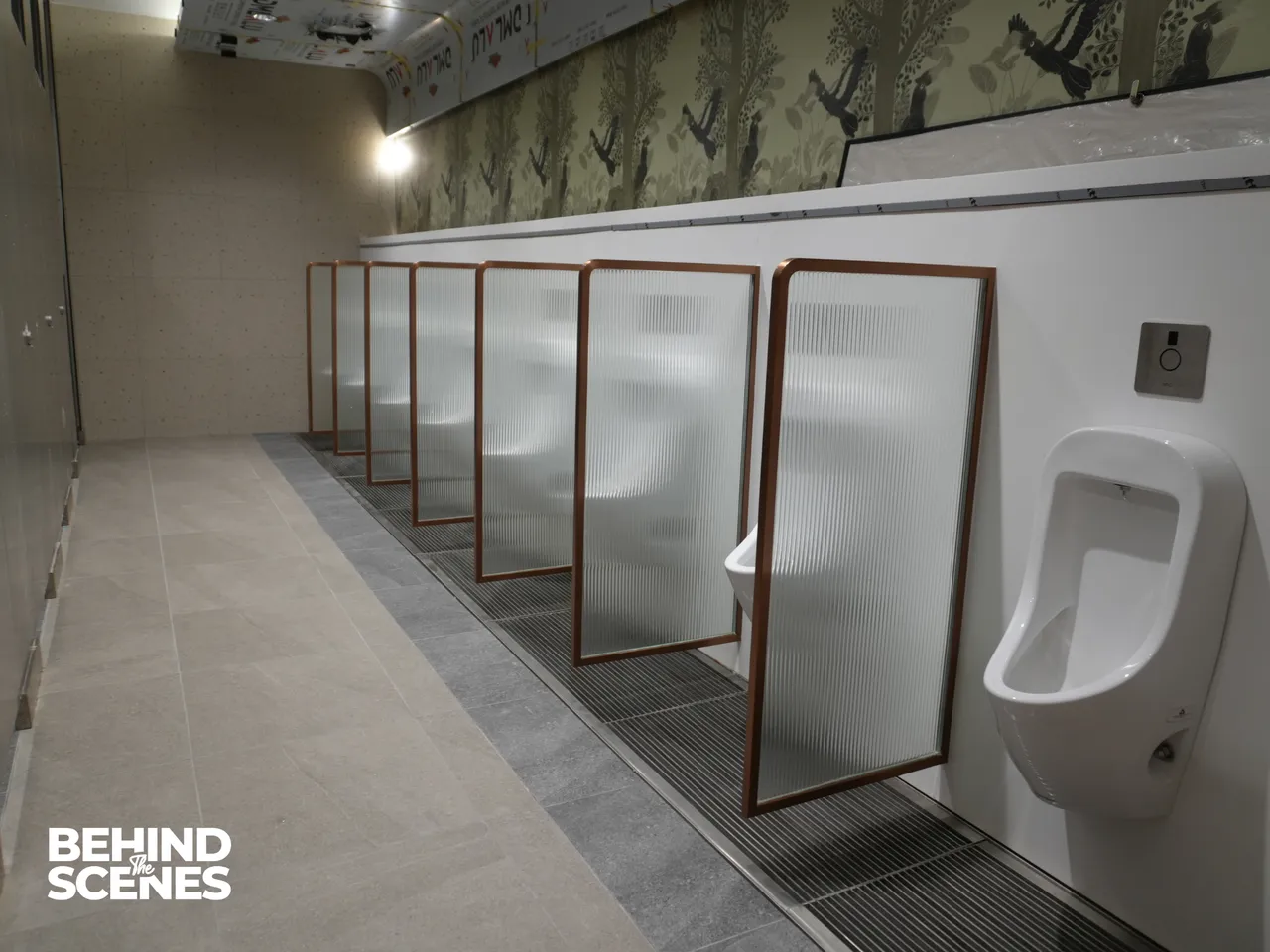 Washroom Facilities — photo 5 of 8