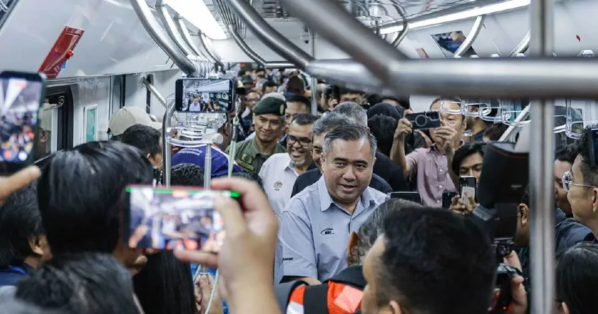 A KTMB Komuter train, soon to be linked directly to the RTS Link ICQ complex